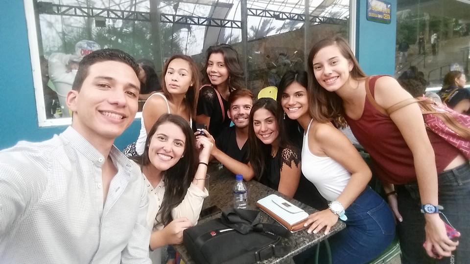 estudiar en la universidad arturo michelena